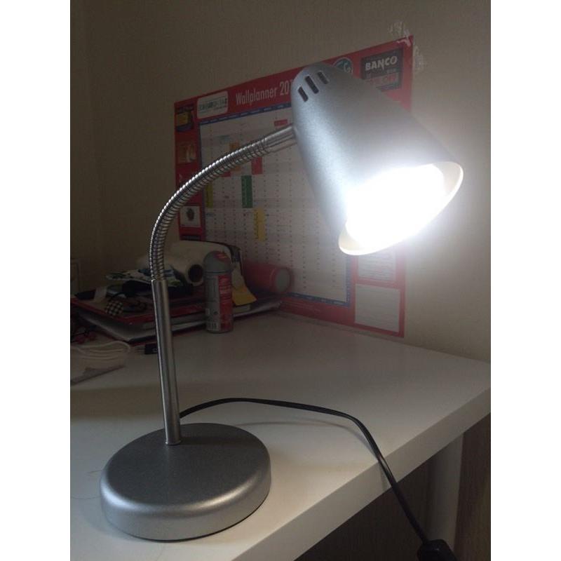 Table lamp