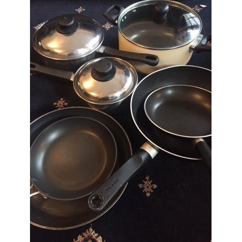 Selection of pots / frying pans