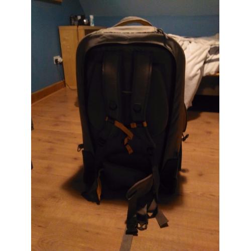 Caribee Fast Track 85 Black or Grey