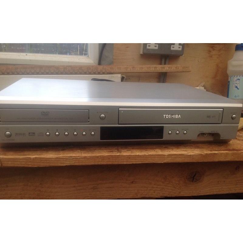 Toshiba DVD video and VCR player