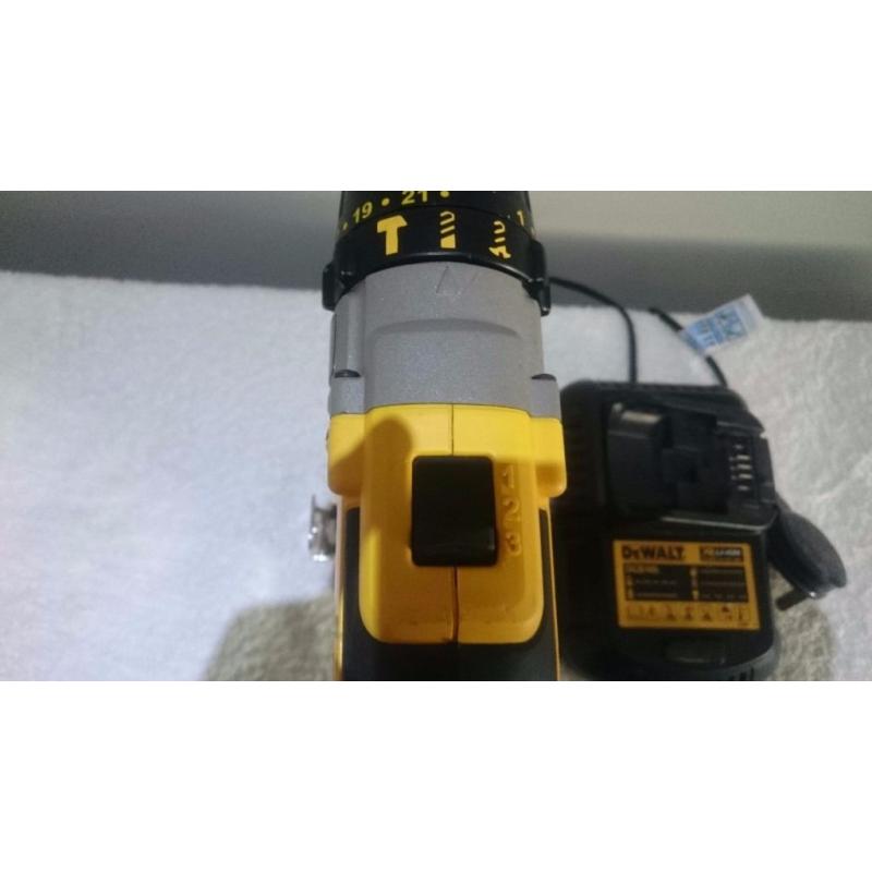 Dewalt Dcd985, 3 speed XRP Li-ion Combi Drill, 4ah batt, Rapid Charger,(used) Makita