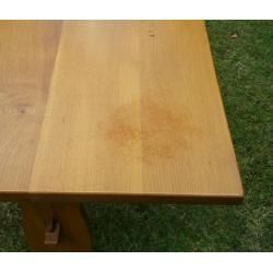 Farmhouse solid oak refectory table in good condition