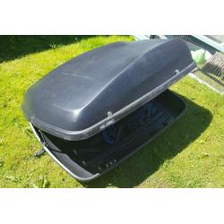 *** Large Halfords roof box with all fittings and key ***