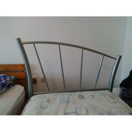 Free Metal Single Bed!!