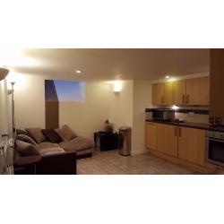 Edinburgh Festival double room to let quiet near city centre flexible dates