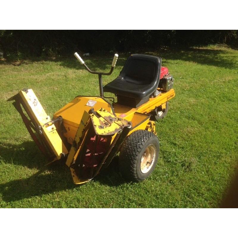 Ride on gang mower / Allen Lawn Ranger / 3 gang