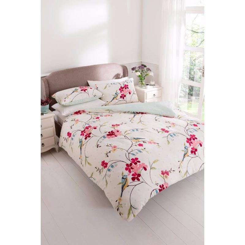 BRAND NEW King Size Brambles Duvet Set