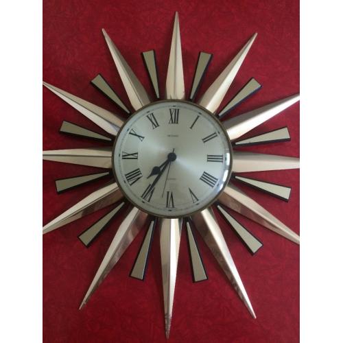 Vintage / Retro 1960's/70s Metamec Large 24" Sunburst Gold Battery wall clock fully working