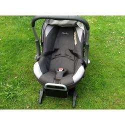 Silver cross Ventura car seat and isofix base. Good condition