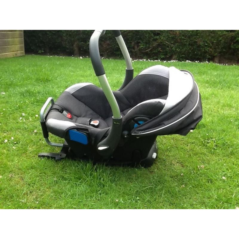 Silver cross Ventura car seat and isofix base. Good condition