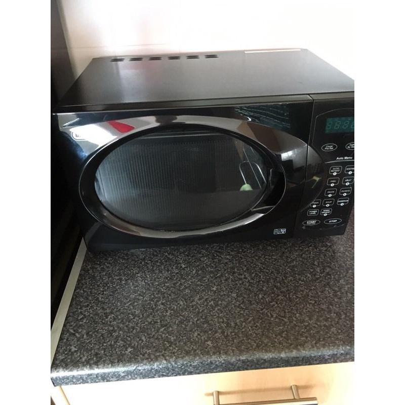 DeLonghi Microwave Oven