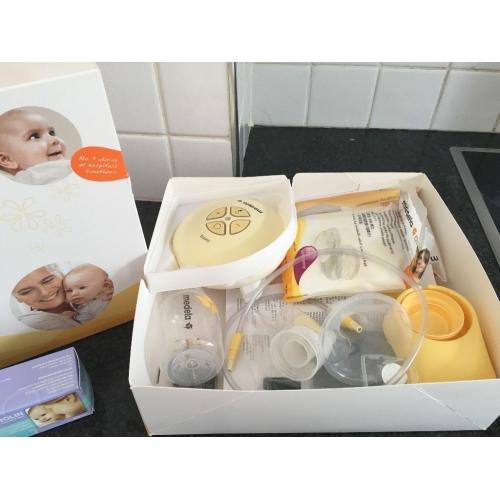 **** Medela Electric Breast Pump 1 week old hardly used *****
