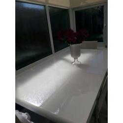 White gloss dining table and six chairs