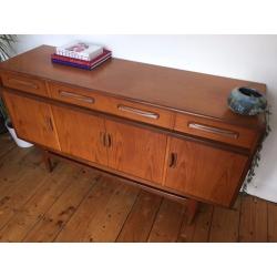 Vintage Cabinet retro style