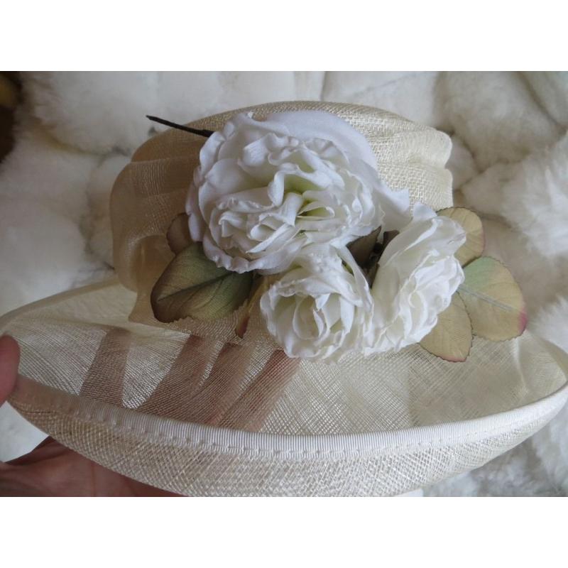 Ladies wedding / ascot / garden party hat