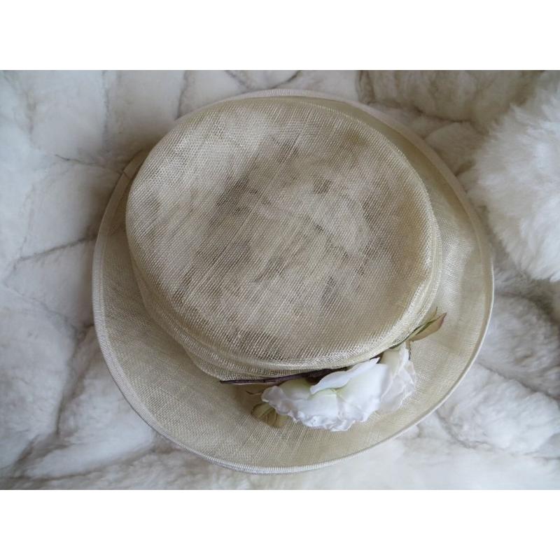 Ladies wedding / ascot / garden party hat