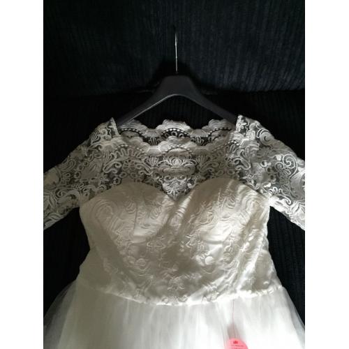Gorgeous white lace dress never worn