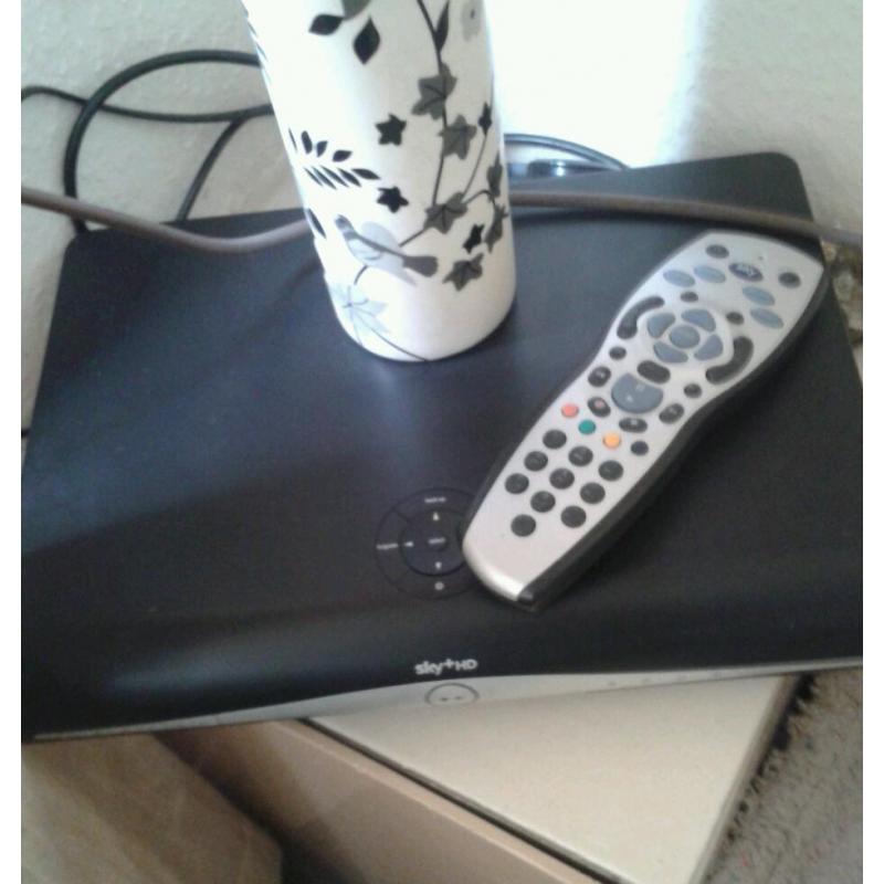 Sky hd box with remote