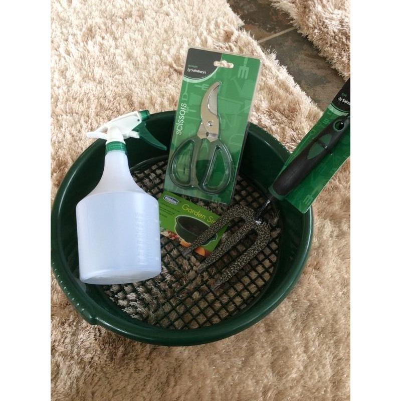 Garden tools package