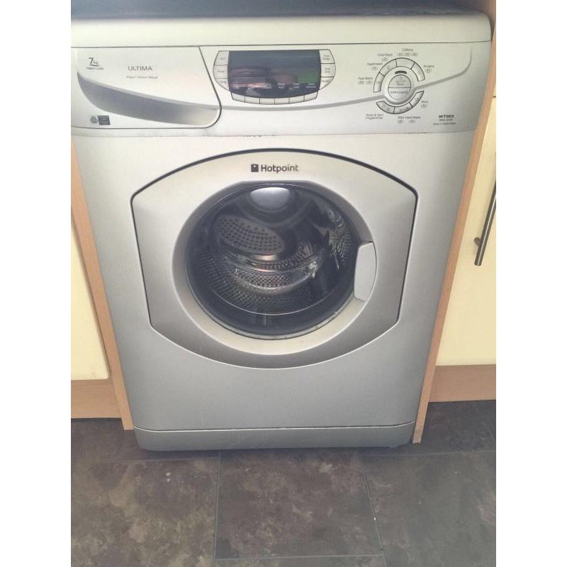 Hotpoint Ultima Super Silent 7kg Washing Machine - silver 1600 spin