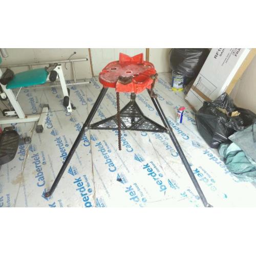 Ridgid portable tristand chain vice