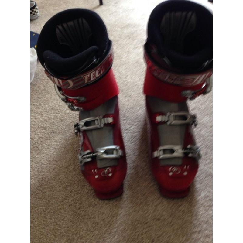 Mens technica ski boots and bag.