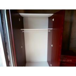 Wardrobe + chest of drawers