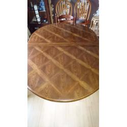 Lovely dining table and 4 chairs ideal for upcycling