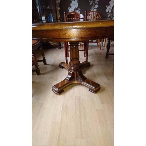 Lovely dining table and 4 chairs ideal for upcycling