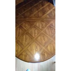 Lovely dining table and 4 chairs ideal for upcycling