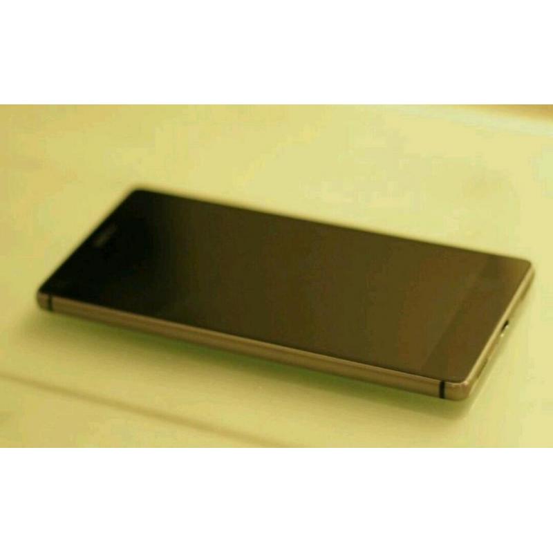 Huawei P8 (not lite) 3GB Ram 16GB + 32GB Samsung Evo sdcard