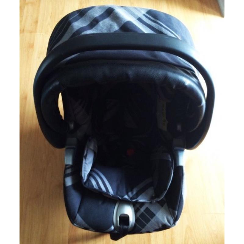 Baby car seat Primo Viaggio Mamas and Papas