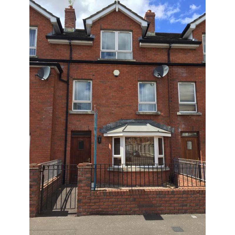 Rooms for Professionals or mature students Lisburn rd