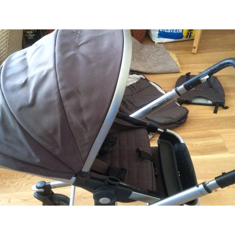 Joolz Quadro Day pram travel set in charcoal grey | Just 7 months old | Great used condition