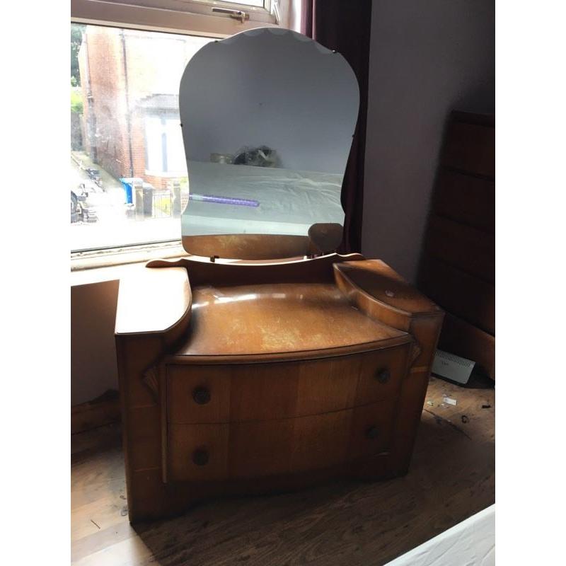 1930s vintage bed room furniture