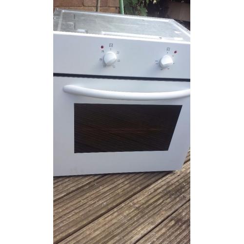 Currys essentials electric white slot in oven 18 months old