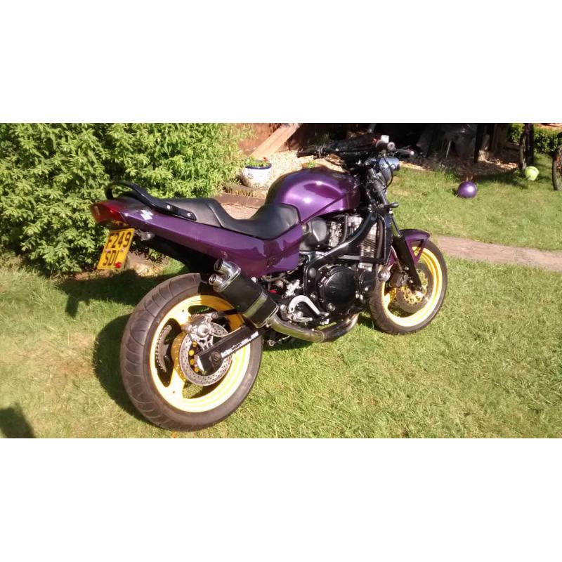 SUZUKI GSX600F STREETFIGHTER