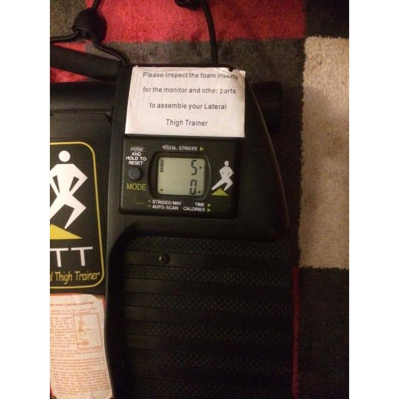 Lateral thigh trainer