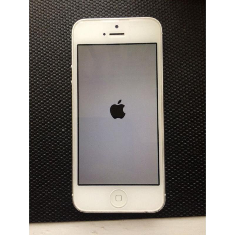 iPhone 5 16g white faulty open to offers