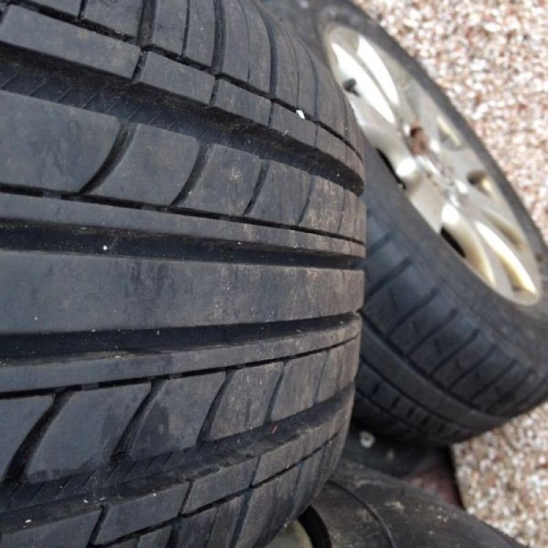 Alloy wheels with tyres