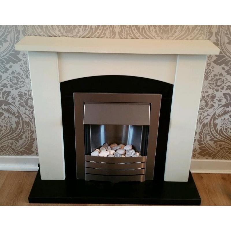 Electric fire and fireplace