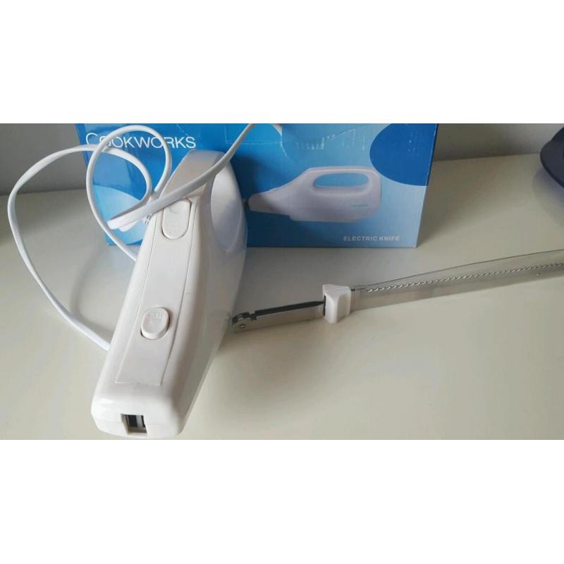 Electric carving knife
