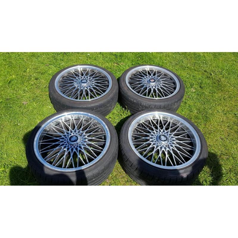 17inch staggered alloys