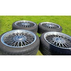 17inch staggered alloys