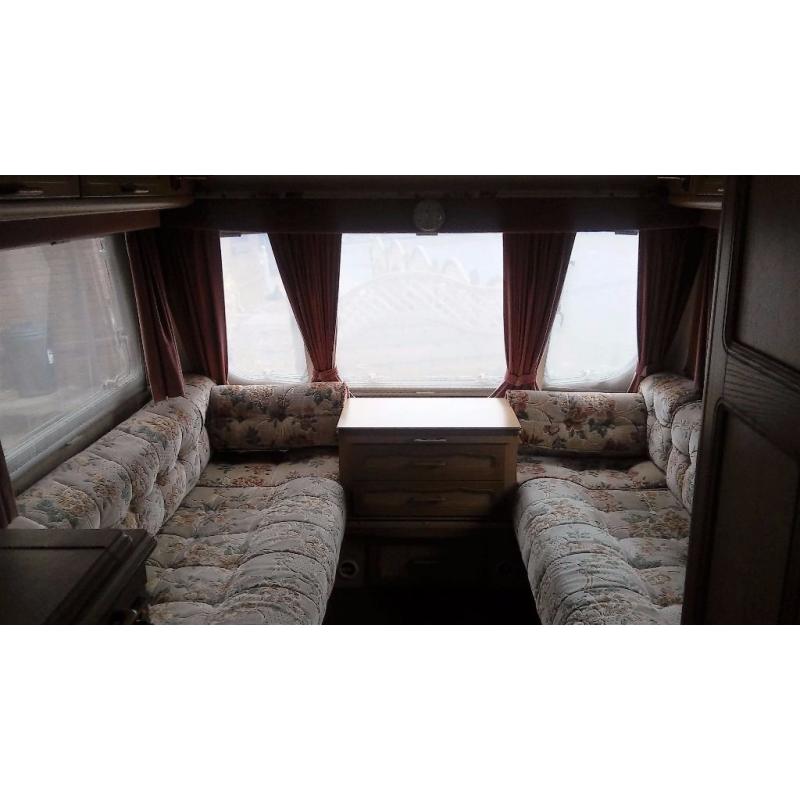 Swift Challenger 490 SE Lux 5 Berth. 1996