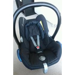 Maxi-Cosi CabrioFix Car Seat with newborn insert and Isofix Base
