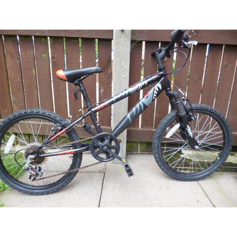 BOYS BLACK BMX BIKE