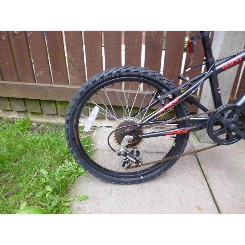 BOYS BLACK BMX BIKE