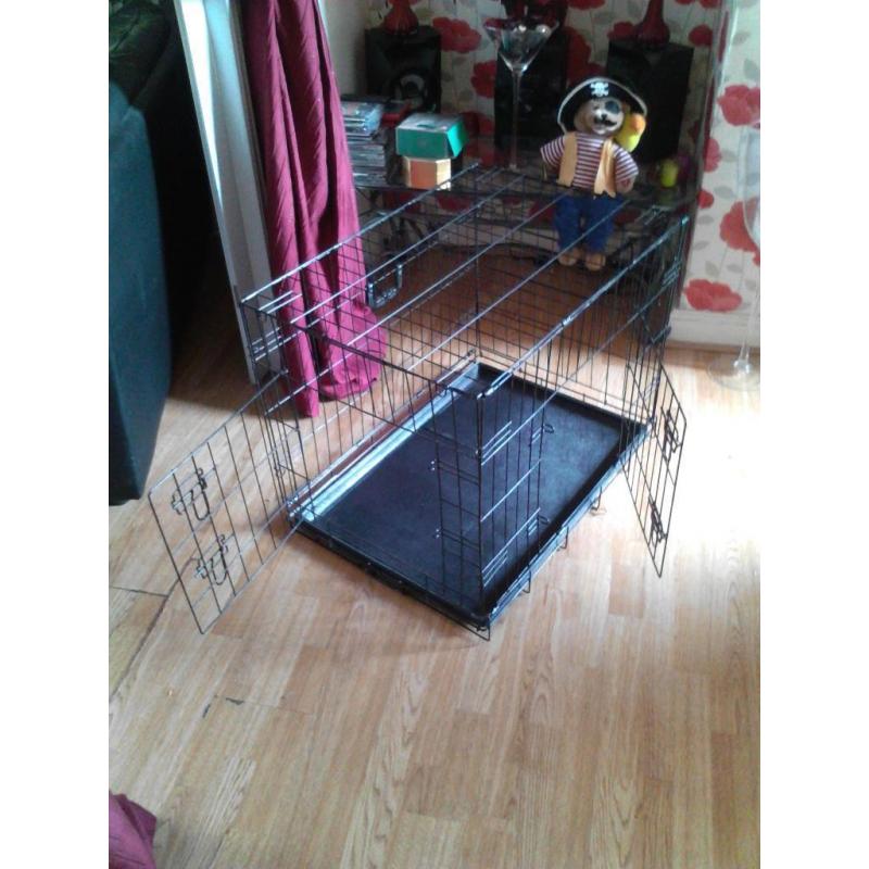 meduim sized dog cage in excellent condition