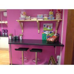 Beautiful ice cream parlour for sale
